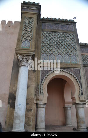 Colorata piazza lahdim in Meknes, il Marocco è stato progettato dal sultano Moulay Ismail, Foto Stock