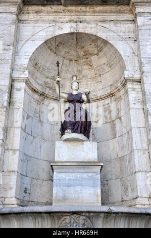 Roma, Italia - 15 Marzo 2016: Statua di Gaoddess Roma in Piazza del Campidoglio piazza progettata nel XVI secolo da Michelangelo Foto Stock