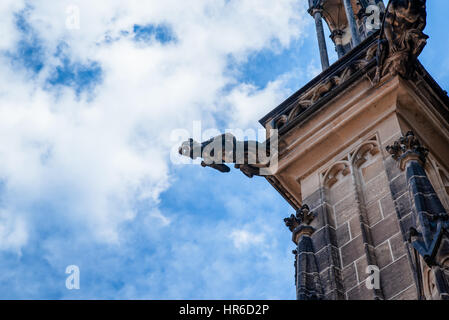 Dettagli architettonici sulla Cattedrale di San Vito nel Castello di Praga, Repubblica Ceca Foto Stock