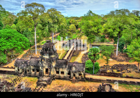 Vista di Baphuon tempio di Angkor Thom, Cambogia Foto Stock