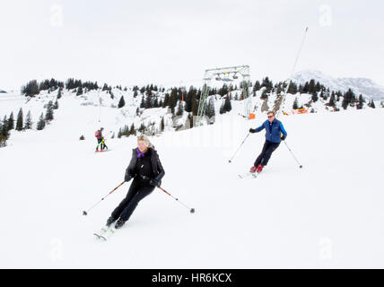 Lech am Arlberg, Austria. Il 27 febbraio, 2017. Credito: dpa picture alliance/Alamy Live News Foto Stock