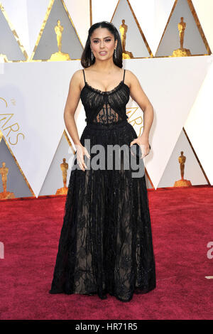 Hollywood, California. 26 Febbraio, 2017. Salma Hayek assiste l'ottantanovesimo annuale di Academy Awards di Hollywood & Highland Center il 26 febbraio 2017 in Hollywood, la California. | Verwendung weltweit/picture alliance Credit: dpa/Alamy Live News Foto Stock