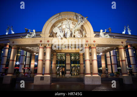 Esterno il grand ingresso per Intu Great Hall Orient, Trafford Centre al centro commerciale per lo shopping center complex Dunplington, Manchester, Inghilterra, Regno Unito. Foto Stock