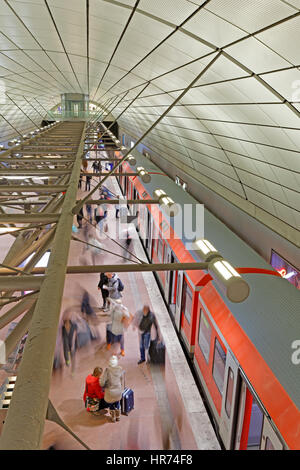 La stazione della metropolitana, l'Aeroporto di Amburgo, Amburgo, Germania, Europa Foto Stock