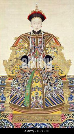 L'imperatrice vedova Cixi, una significativa figura storica nella dinastia Qing in Cina, è rinomata per la sua influenza sulla corte imperiale. Come reggente, ha svolto un ruolo centrale nel plasmare il paesaggio politico del paese durante la fine del XIX e l'inizio del XX secolo, con la sua immagine spesso raffigurata in ritratti che simboleggiano il potere e l'autorità. Foto Stock