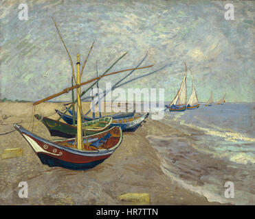 "Vissersboten op het strand van Les Saintes-Maries-de-la-Mer" di Vincent van Gogh (barche da pesca sulla spiaggia di Les Saintes-Maries-de-la-Mer) mostra la vivace scena della spiaggia con barche da pesca a riposo. Le pennellate e l'uso dei colori di Van Gogh catturano l'atmosfera vivace della città costiera in Francia. Foto Stock