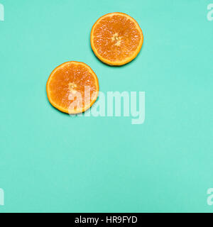 Mandarino maturo frutta sbucciata aperto Foto Stock