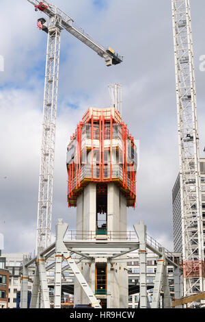 Terranova edificio residenziale a Canary Wharf, Londra, uno della città due centri finanziari. Foto Stock