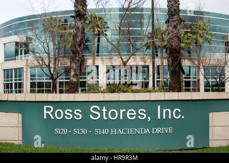 Un logo segno al di fuori della sede di Ross memorizza, Inc., a Dublino, in California, il 18 febbraio 2017. Foto Stock