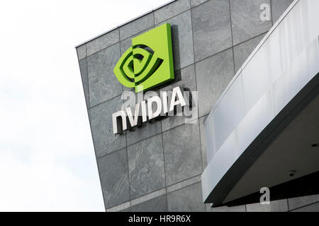 Un logo segno al di fuori della sede di NVIDIA Corporation in Santa Clara, California, 18 febbraio 2017. Foto Stock