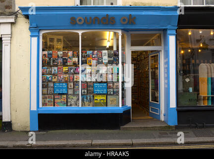 Suoni OK e registrare DVD shop in Falmouth, Cornwall Inghilterra REGNO UNITO Foto Stock
