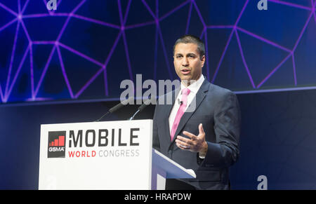 Barcellona, Spagna. 28 Feb, 2017. Stati Uniti Commissione federale delle comunicazioni Presidente Ajit Pai parlando durante il Mobile World Congress 2017. Credito: Victor Puig/Alamy Live News Foto Stock