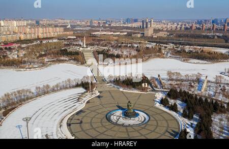 Changchun. 28 Feb, 2017. Foto aeree prese il 28 febbraio, 2017 mostra il Changchun mondo Sculpture Park in Changchun, capitale del nord-est della Cina di provincia di Jilin. Il mondo di Changchun Sculpture Park è stato elencato come un cittadino AAAAA-rated punto panoramico di recente. Il parco ha 440 plus opere di scultura da un totale di 212 paesi e regioni. È stato ufficialmente aperto al pubblico nel 2003 e classificato come uno dei primi nazionale parchi chiave nel 2007. Credito: Xu Chang/Xinhua/Alamy Live News Foto Stock