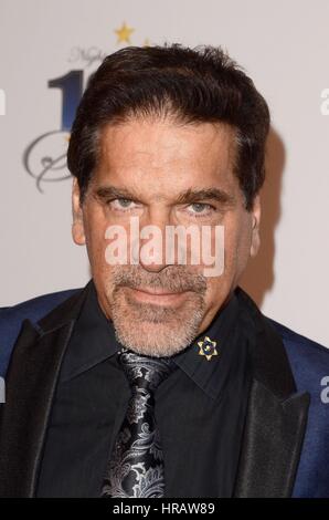 Lou Ferrigno presso gli arrivi per la ventisettesima edizione di notte 100 Stelle Oscar Visualizzazione di gala, il Beverly Hilton Hotel di Beverly Hills, CA, 26 febbraio 2017. Foto di: Priscilla concedere/Everett Collection Foto Stock
