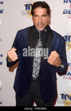 Lou Ferrigno presso gli arrivi per la ventisettesima edizione di notte 100 Stelle Oscar Visualizzazione di gala, il Beverly Hilton Hotel di Beverly Hills, CA, 26 febbraio 2017. Foto di: Priscilla concedere/Everett Collection Foto Stock