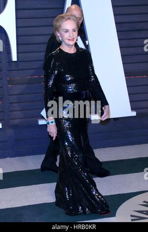 Beverly Hills, CA. 26 Febbraio, 2017. Carolina Herrera presso gli arrivi a 2017 Vanity Fair Oscar Party, Wallis Annenberg Center for the Performing Arts, Beverly Hills, CA, 26 febbraio 2017. Credito: Priscilla concedere/Everett raccolta/Alamy Live News Foto Stock