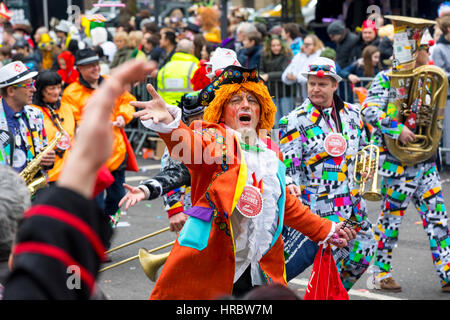 Il tedesco sfilata di carnevale a DŸsseldorf, bande musicali, Foto Stock