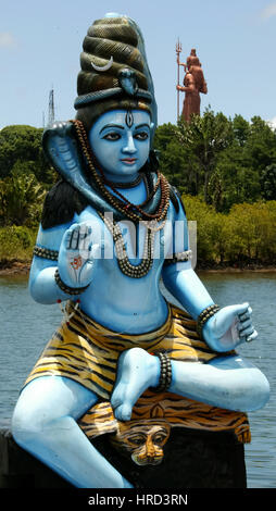 Mauritius Grand Bassin, Lago Santo, dèi figure, indù santuario, la preghiera, la meditazione, Mauritius, a Grand Bassin, un lago sacro per gli indù di Mauriti Foto Stock