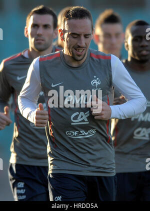 20110324: LUSSEMBURGO, LUSSEMBURGO : Francese National Soccer team di giocatori Franck Ribery (anteriore) durante una sessione di formazione al Sima Barthel Stadium, in Foto Stock