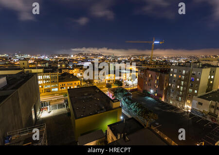 San Francisco, California, Stati Uniti d'America - 5 Luglio 2014: notte cityscape di sud del quartiere del Mercato nel centro cittadino. Foto Stock