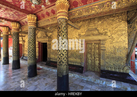 Laos, Luang Prabang, Wat Mai Suwannaphumaham, tempio buddista, interna Foto Stock