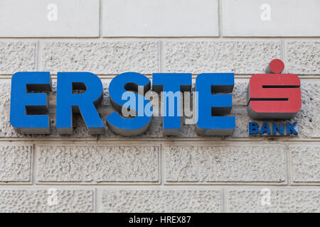 VIENNA, AUSTRIA, DEC. 7th, 2017 - ERSTE SPARKASSE è il secondo grande leader consumatori bank in Austria con filiali allover Central Eastern Europe Foto Stock