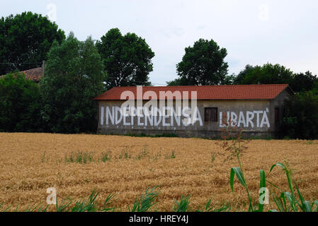 Campagna Veneta, scritti Inneggiando alla secessione del Veneto dalla Repubblica italiana. Foto Stock