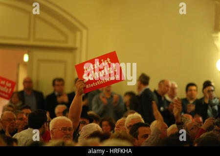 Schwerte, Germania. 01 Mar, 2017. Firmare con il nome di Tedesco il Partito socialdemocratico (SPD) cancelliere candidato Martin Schulz Credito: Maik Boenisch/Pacific Press/Alamy Live News Foto Stock