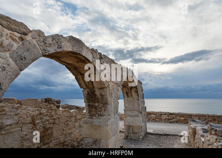 Resti della paleocristiana Basilica episcopale, sito archeologico di Kourion, Cipro Foto Stock