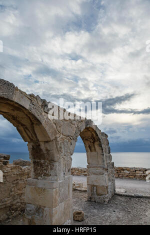 Resti della paleocristiana Basilica episcopale, sito archeologico di Kourion, Cipro Foto Stock