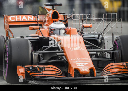 Montmelo, Catalogna, Spagna. 1 Mar, 2017. FERNANDO ALONSO (ESP) prende il via durante il giorno 3 di un test di Formula Uno al Circuit de Catalunya Credito: Matthias Oesterle/ZUMA filo/Alamy Live News Foto Stock