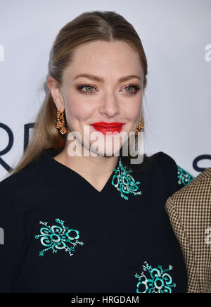 Los Angeles, Stati Uniti d'America. 01 Mar, 2017. Amanda Seyfried 017 all'ultima parola Premiere al Arclight Theatre di Los Angeles. Il 1 marzo 2017. Credito: Tsuni/USA/Alamy Live News Foto Stock