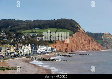 Sidmouth, Devon, Regno Unito. 2 Mar, 2017. Regno Unito Meteo. Una vista della spiaggia e della città dal punto di vista a Connaught giardini su una bella e soleggiata giornata di primavera presso la località balneare di Sidmouth nel Devon. Photo credit: Graham Hunt/Alamy Live News Foto Stock