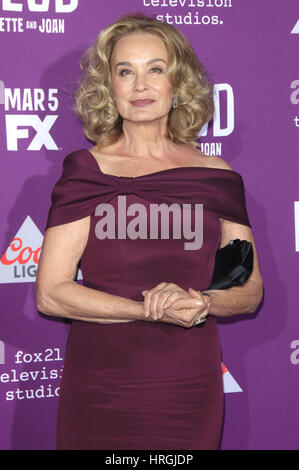 Hollywood, California, USA. 1 Mar, 2017. Jessica Lange assiste la premiere di FX della rete "feudo: Bette e Joan' a Grauman del teatro cinese il 1 marzo 2017 a Hollywood, California, Stati Uniti d'America. Credito: dpa/Alamy Live News Foto Stock