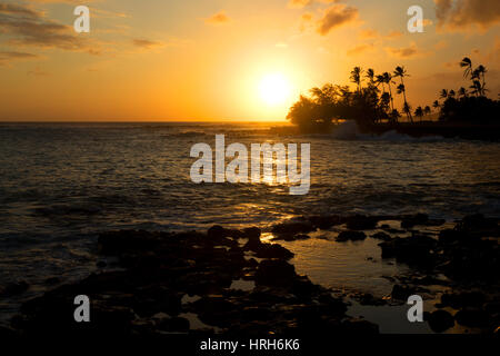 Tramonto, Poipu Beach, Kauai, Hawaii Foto Stock