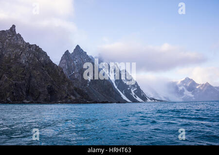 Costa frastagliata di Elephant Island, a sud le isole Shetland, Antartide, regioni polari Foto Stock