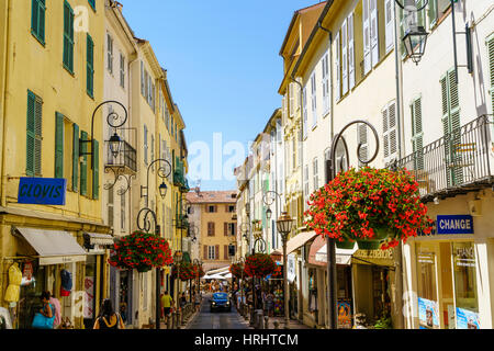 Antibes, Alpes-Maritimes, Cote d'Azur, in Provenza Costa Azzurra, Francia, Mediterranea Foto Stock