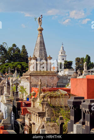 Vista in elevazione del La Recoleta Cemetery, la città di Buenos Aires, Provincia di Buenos Aires, Argentina Foto Stock