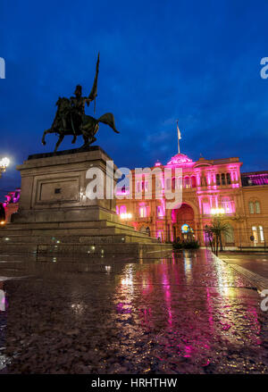 Twilight vista della Casa Rosada sulla Plaza de Mayo, Monserrat, città di Buenos Aires, Provincia di Buenos Aires, Argentina Foto Stock