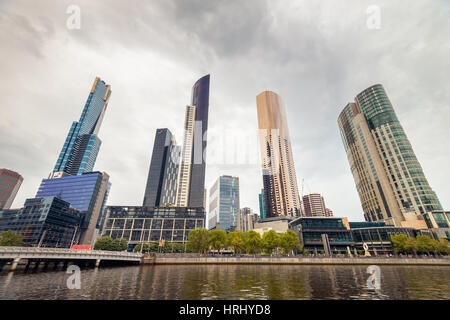 Melbourne, Australia - 27 dicembre 2016: grattacieli in Melbourne CBD, Yarra Southbank, Victoria Foto Stock