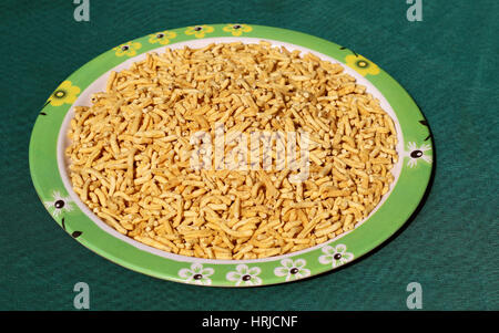 Gustosa namkeen sev fatta con farina di ceci (farina di ceci) Foto Stock