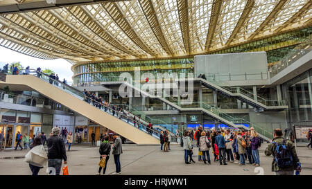 Forum des Halles, il baldacchino progettato dagli architetti Patrick Berger e Jacques Anziutti, Parigi 2e arr. Francia Foto Stock