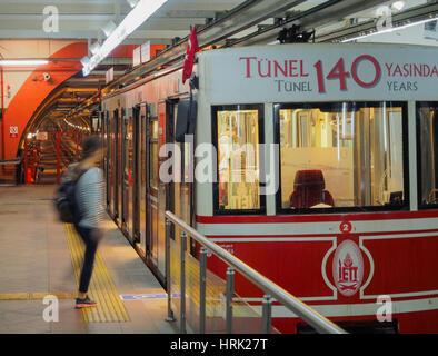 TUNEL TRAM stazione in Istanbul TURCHIA Foto Stock