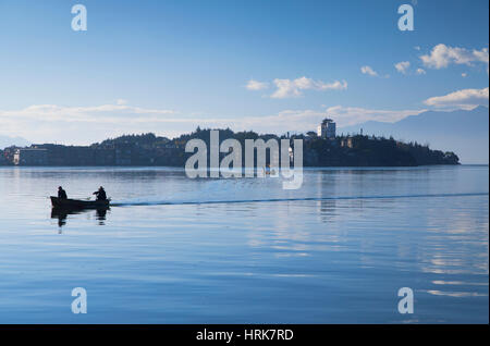 Barche sul Lago Erhai, Shuanglang, Yunnan, Cina Foto Stock