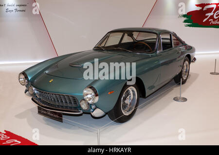 Vista di tre quarti di un classico Ferrari 250 GT Lusso, la Ferrari in omaggio la raccolta del London Classic Car Show 2017 Foto Stock