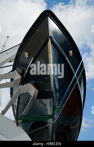 Il Royal Yacht Britannia ormeggiato a Leith Docks, Edimburgo, Scozia. Foto Stock