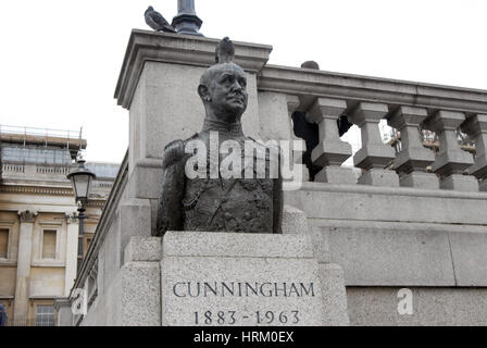 Londra, UK, 01/03/2017 la statua di ammiraglio della flotta Andrew Browne Cunningham Foto Stock