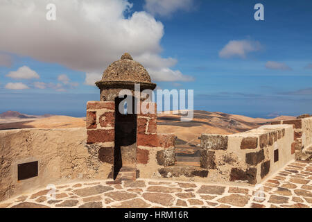 Il paesaggio dal castello de Santa Barbara. Lanzarote, Isole Canarie, Spagna. Foto Stock
