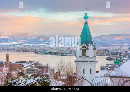 Hakodate, Giappone chiesa ortodossa e il paesaggio urbano. Foto Stock