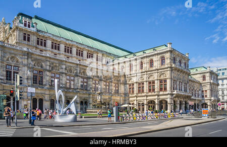 Austria, Vienna, vista del neo-rinascimentale Opera di Stato di Vienna (Wiener Staatsoper) a Ringstrasse di Vienna Foto Stock